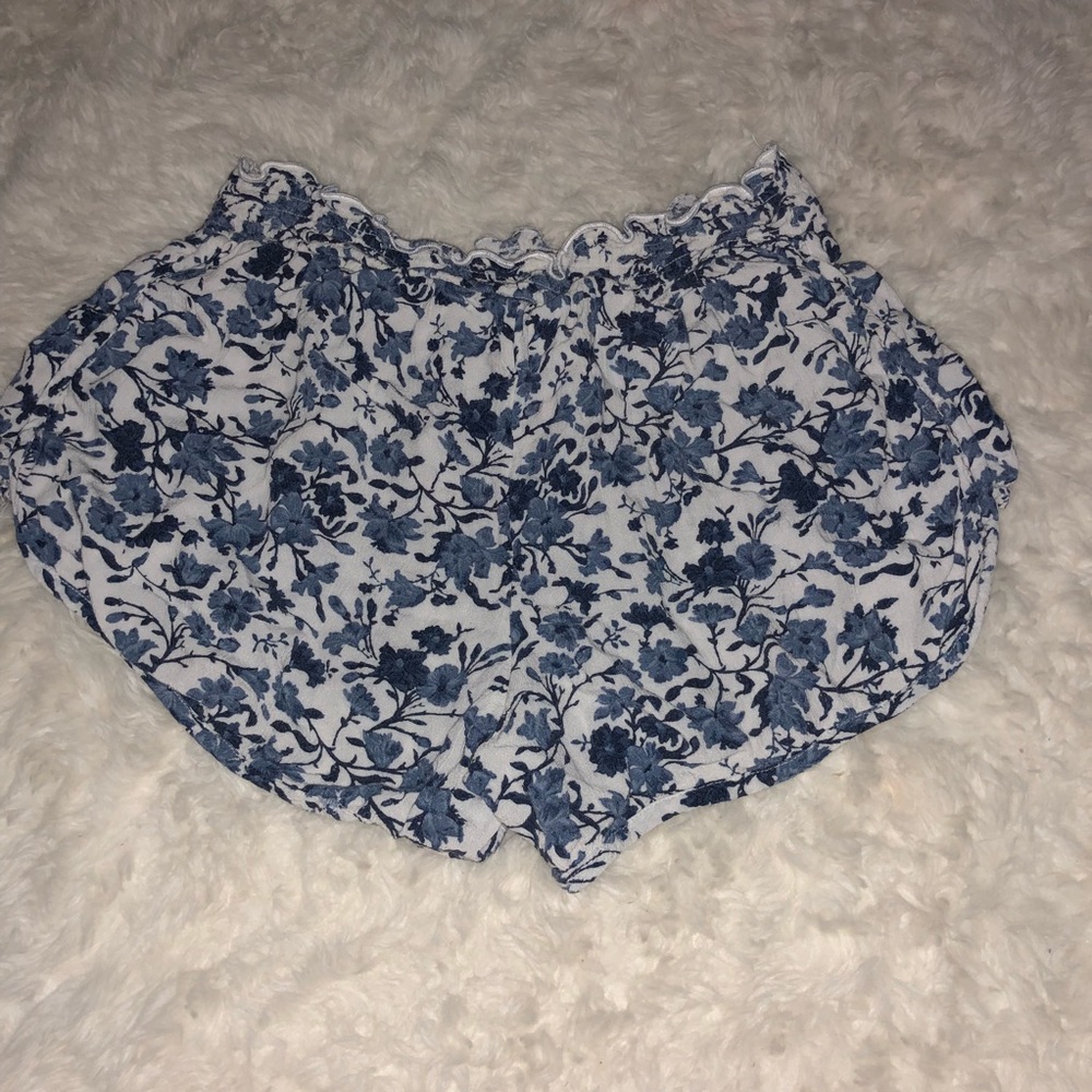 American Eagle Summer flow shorts
